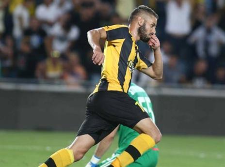 גבאי. מקבל מחמאות (אלן שיבר)