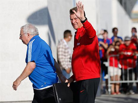 ככה אומרים שלום? ואן חאל (gettyimages)