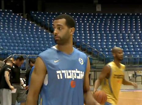 רנדל. מגיע בחוזה זהה (האתר הרשמי של מכבי ת"א)