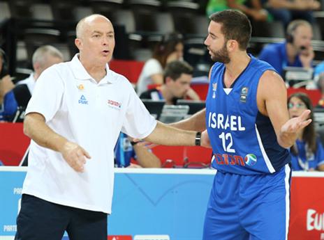 אדלשטיין. העניק לשחקנים מנוחה (אלן שיבר, צרפת)