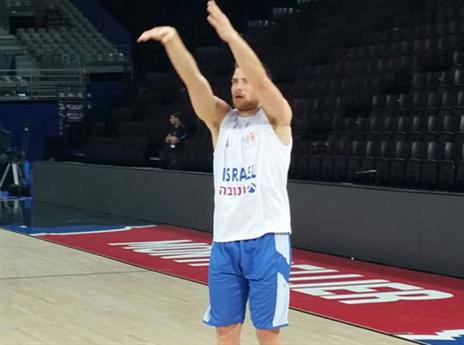 מקל. יצליח להתאושש מההפסד הכואב לבוסניה? (רועי גלדסטון)