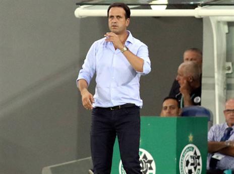 עוד הפסד ואפשר לתכנן את העונה הבאה. לוי (צילום: יוסי שקל)