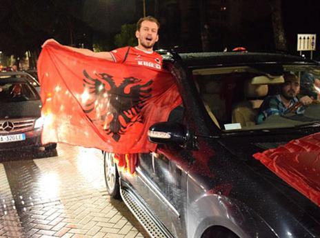 כמה כיף כשנותנים לך סיבה לחייך (gettyimages)