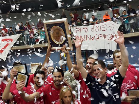 זכייה בעוד תואר