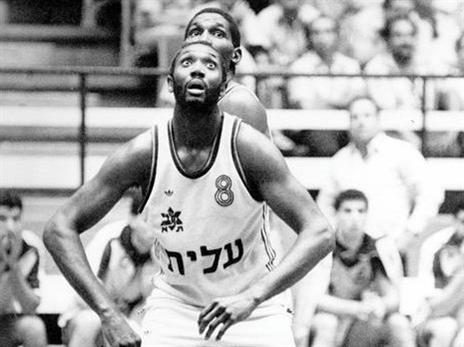 המעבר למכבי? בשביל המשפחה (צילום: עדי אבישי)