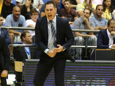 גודס. כל העיניים עליו (אלן שיבר)