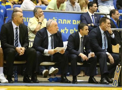 ביקורות קשות מההנהלה (אלן שיבר)