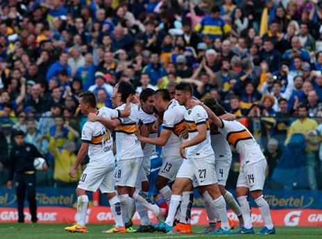 שחקני בוקה חוגגים (Getty)