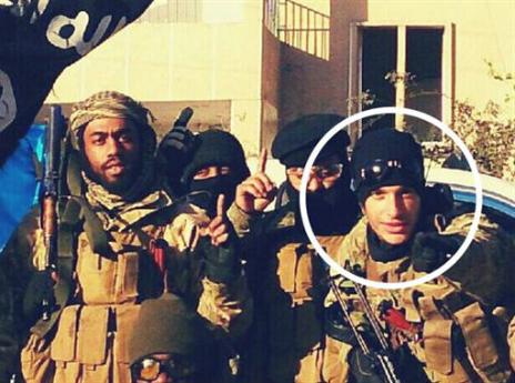 וביימו כלוחם (מוקף בעיגול)