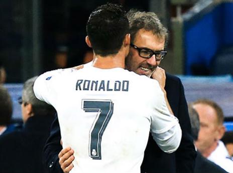 מה אמר באוזנו של זה?