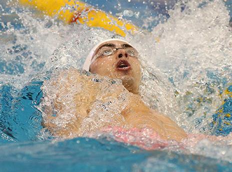 סיפק משחה גדול. טומרקין (אלן שיבר)