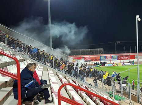 אוהדי מכבי עם האבוקה בדוחא