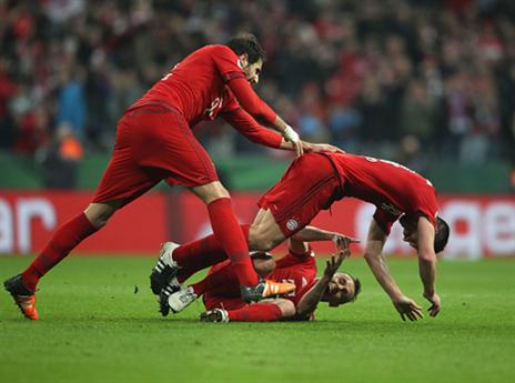 באיירן חוגגת את השער של אלונסו (getty)