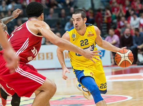 רוצ'סטי מחפש דרך לסל (עודד קרני)