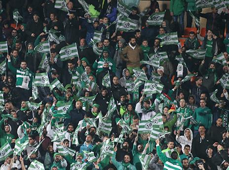 אוהדי חיפה לא נבהלו מהקור (יוסי שקל)