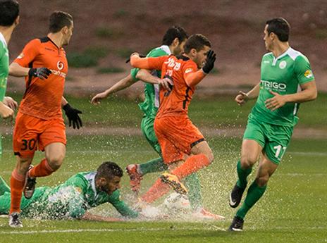 תנאי מגרש לא קלים (עודד קרני)