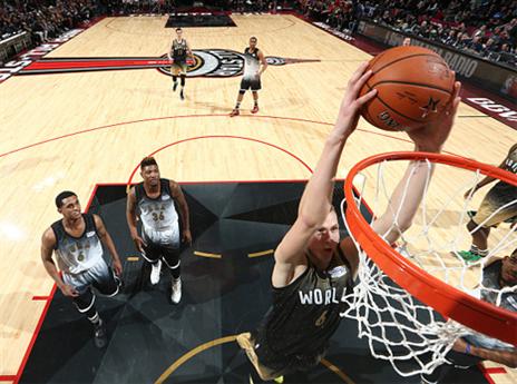 קלע 30 נקודות. פורזינגיס (Getty)