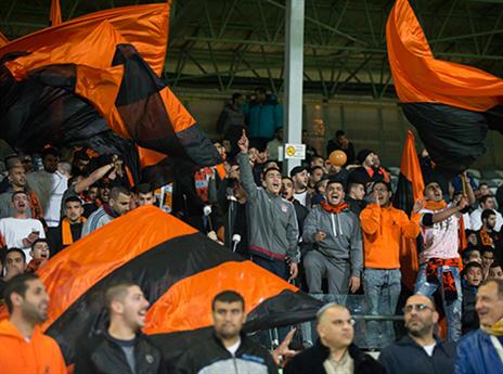 אוהדי בני יהודה. ממשיכים להתפרע (עודד קרני)