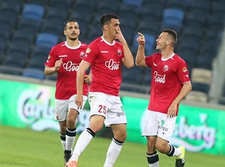 שחקני חיפה חוגגים את השייויון (יוסי שקל)