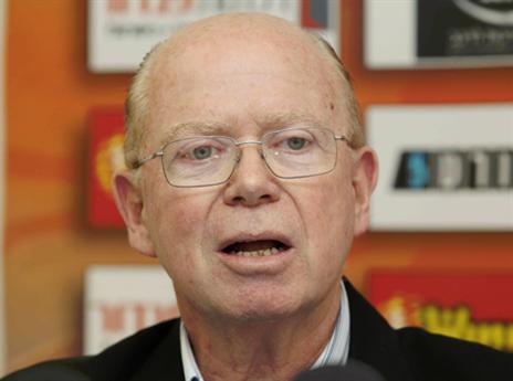 פרי. לא נותן אור ירוק לחיזוק (אלן שיבר)