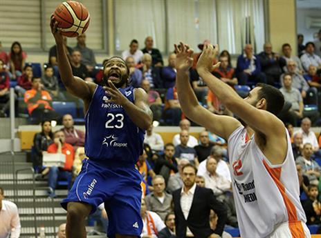 זלמנסון מנסה לעצור את התקפת פרנקפורט (אלן שיבר)