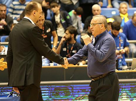 כבוד בין המאמנים. טבק ושרף (אלן שיבר)