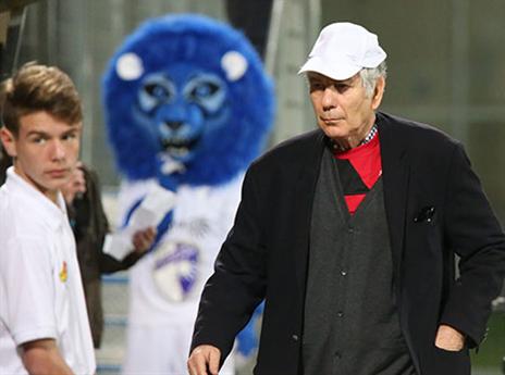 כץ. המטרה: לצבוע את סמי עופר באדום (ג'יני)