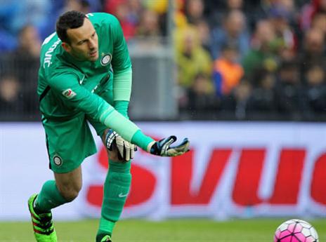 הנדנוביץ'. הקורה הצילה אותו שלוש פעמים (Getty)