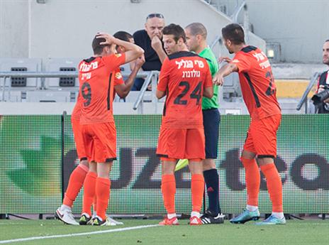 שחקני בני יהודה מאוכזבים (עודד קרני)