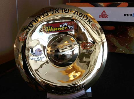 מי תניף את הצלחת? (אלן שיבר)