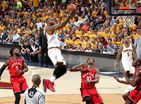 מישהו יכול לאיים על לברון? (gettyimages)