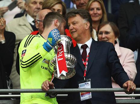 הנחמה של ואן חאל. יונייטד זכתה בגביע (getty)