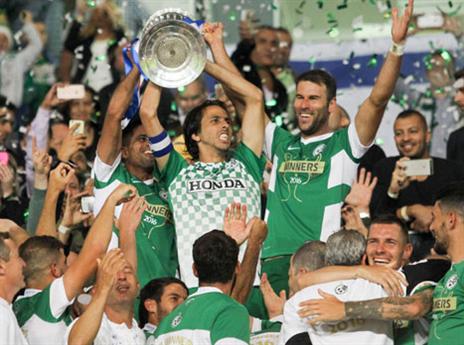 בניון הניף את הגביע (דני מרון)