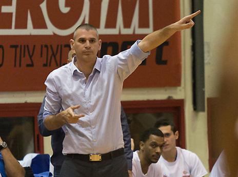 גורקה. מקבל קרדיט (מנהלת הליגה)