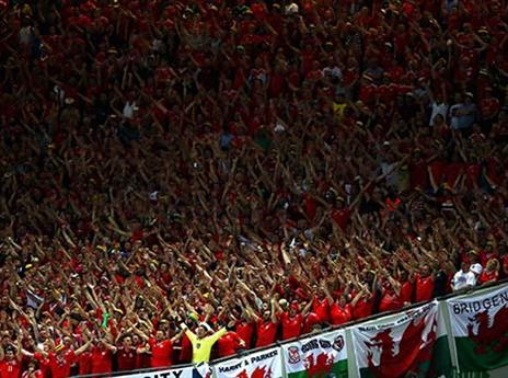 תצוגת עידוד מדהימה של הוולשים (getty)