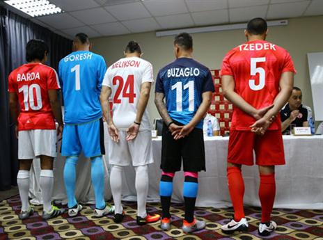 מבט מאחור. המדים החדשים של ב"ש (לירון מולדובן)