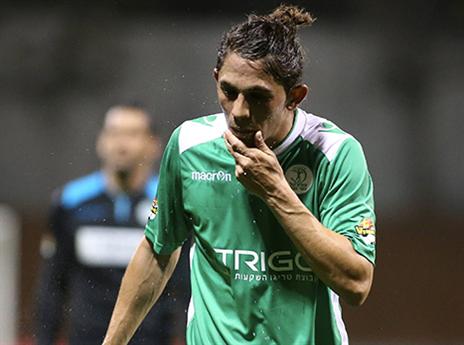 עדיין מתלבט. בנש (דני מרון)