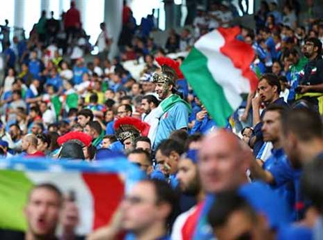 בסוף נכנסנו ליציע האיטלקי (