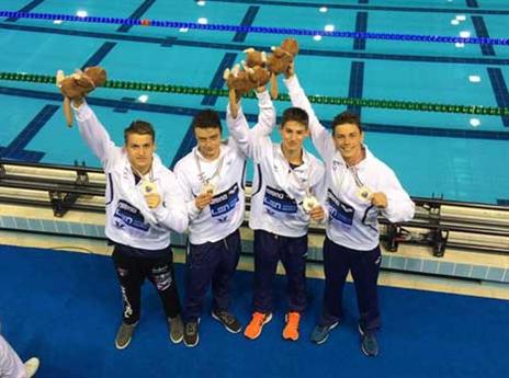 הנבחרת עם המדליות (איגוד השחייה)