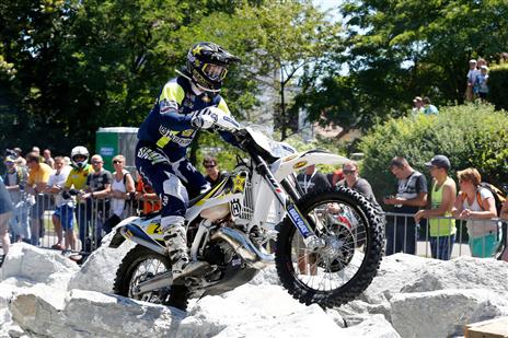 ג'רוויס על הוסקוורנה