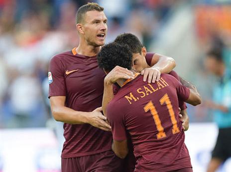 שחקני רומא חוגגים (Getty)