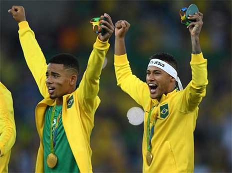 ניימאר חוגג עם גבריאל ז'סוס (Getty)