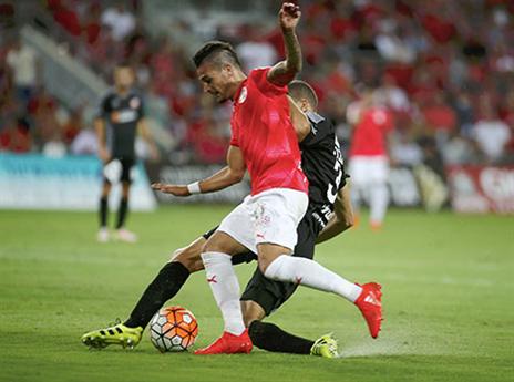 בוזגלו נותר בחוץ (דני מרון)