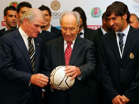 עם אנשי ריאל מדריד (GETTY)