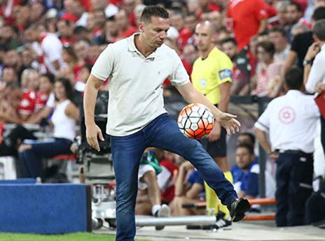 בכר. בוזגלו רק רוצה חיבוק (דני מרון)