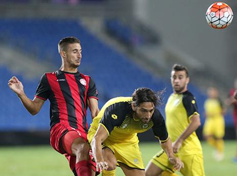 נכנס במחצית. ברק בדש