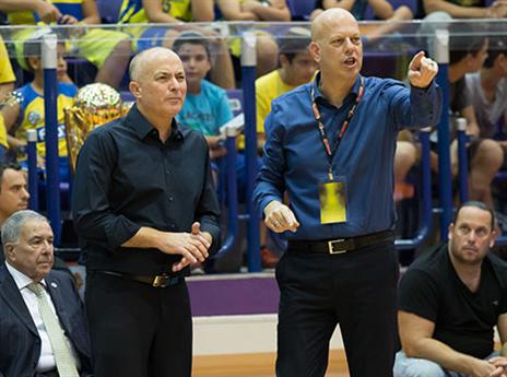 אהב את מה שראה ברבע השני. אדלשטיין (עודד קרני)