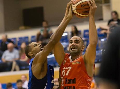 "האליפות מחייבת יותר" (צילום: עמוד הפייסבוק של מכבי ראשל"צ)