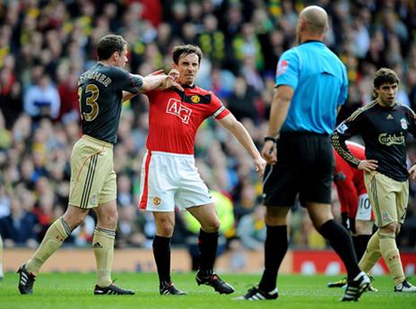 נוויל מתעמת עם קראגר. יריבות מרה (getty)