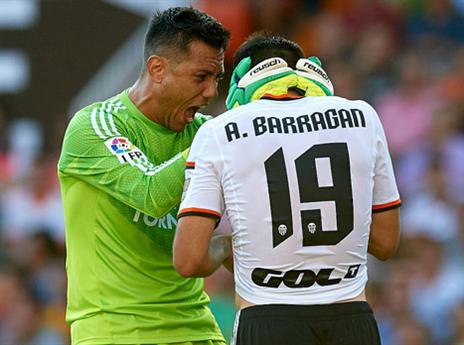 הכדורים נמשכים אליו כמו מגנט (getty)